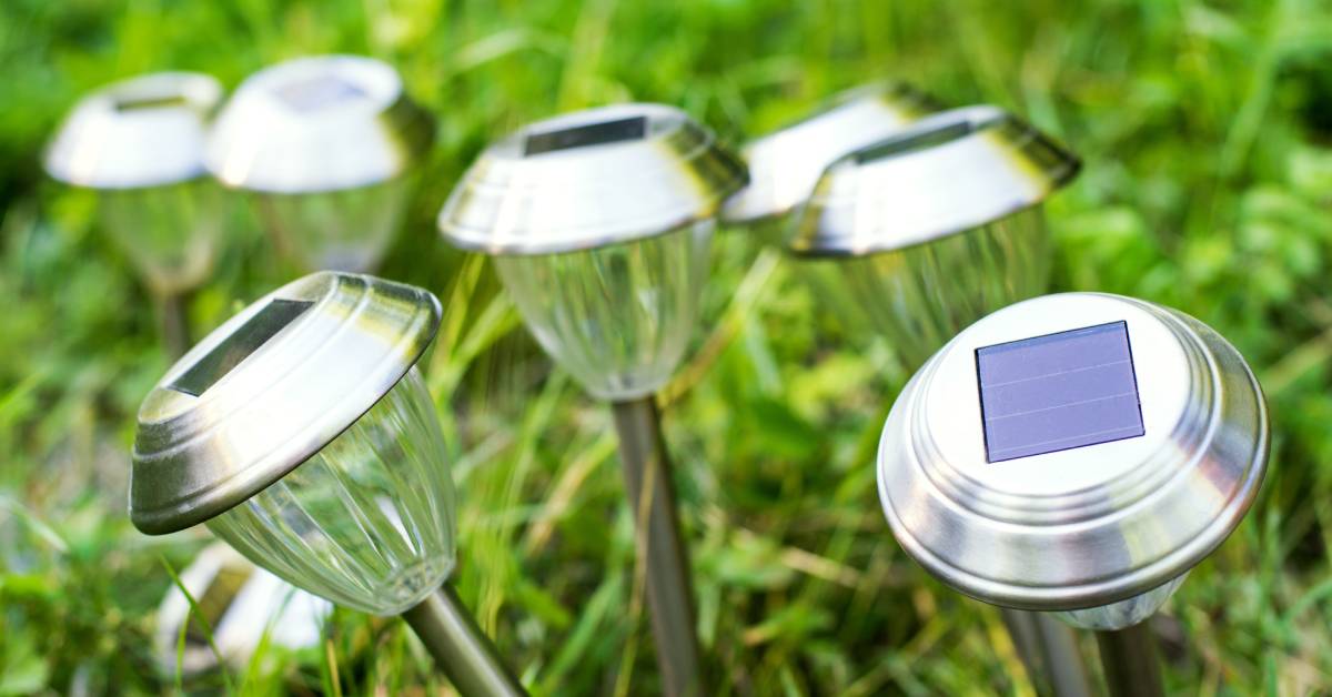 How To Properly Dispose of Old Solar Lighting